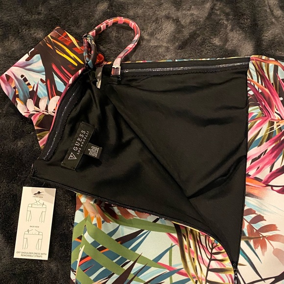 Beautiful Guess Off-the-shoulder sheath Dress. A Vibrant choice.Brad new.size 4 - Picture 8 of 13